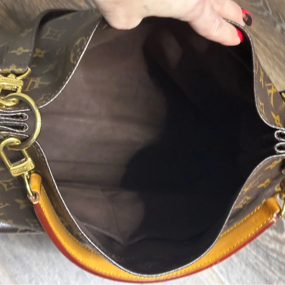 LOUIS VUITTON
Monogram Canvas Metis - Picture 6 of 10